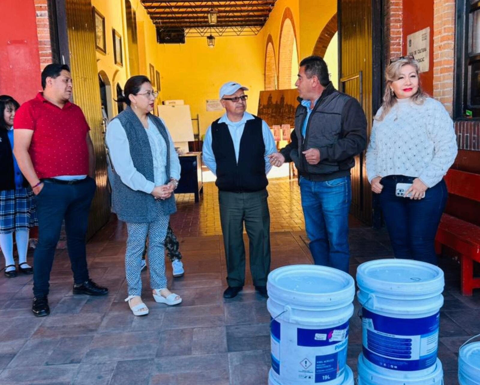 Gestión de pintura para la Casa de Cultura de Ocoyoacac