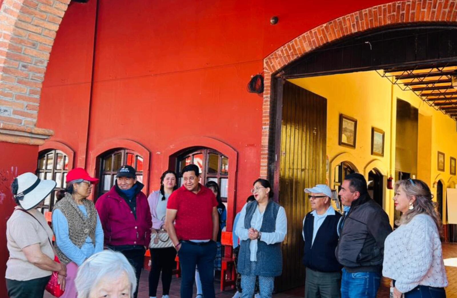 Gestión de pintura para la Casa de Cultura de Ocoyoacac 2