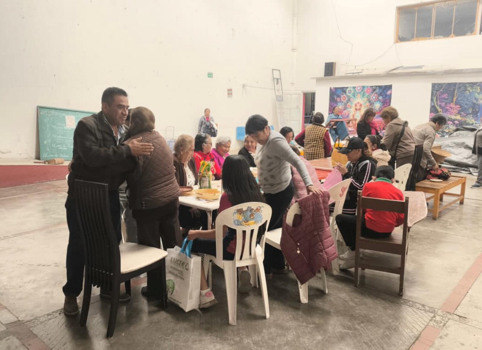 Convivio con adultos mayores en la Casa de Cultura 3
