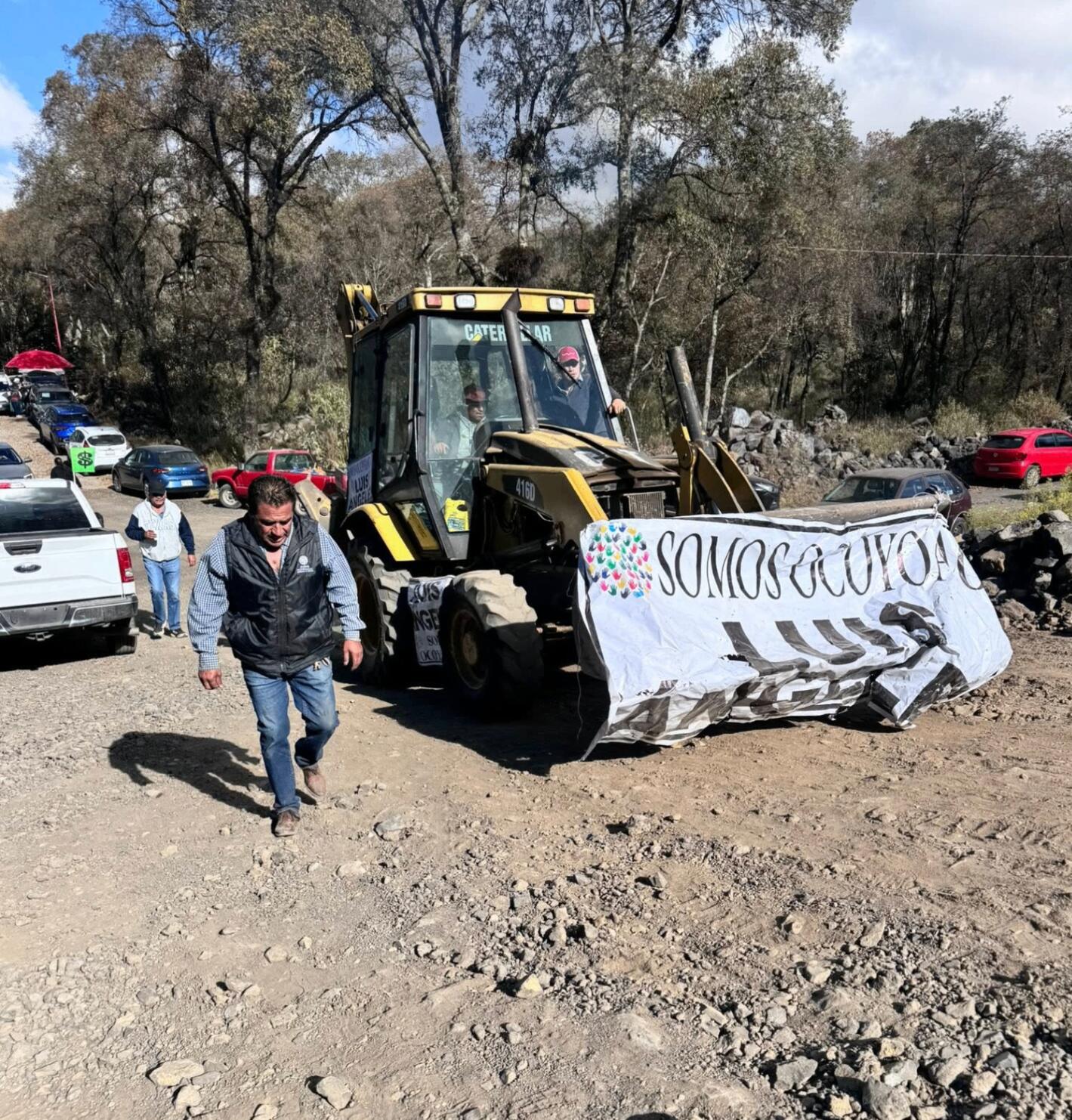 Apoyo con maquinaria en el ejido Paraje Santiago el Viejo