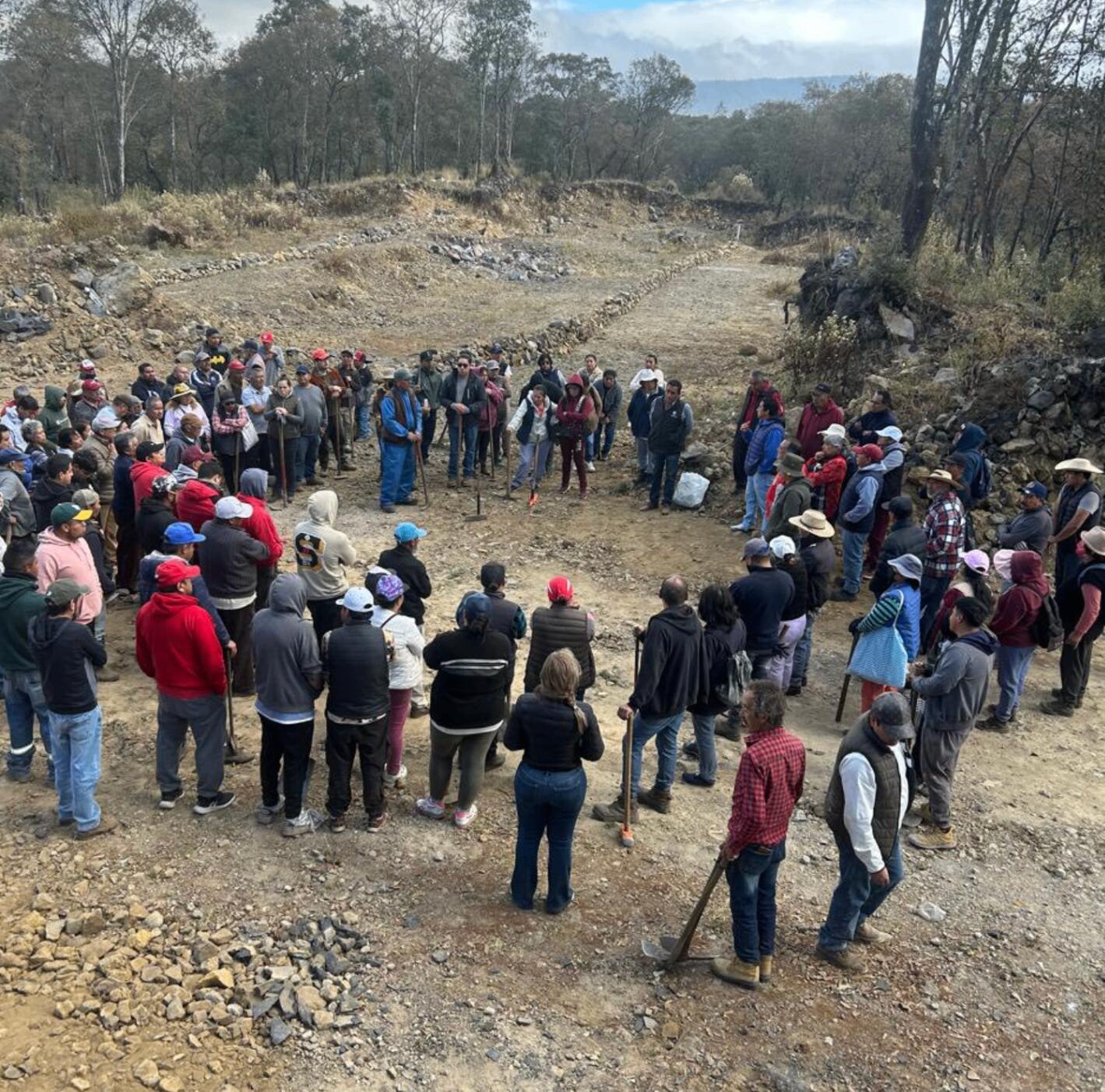 Apoyo con maquinaria en el ejido Paraje Santiago el Viejo 2