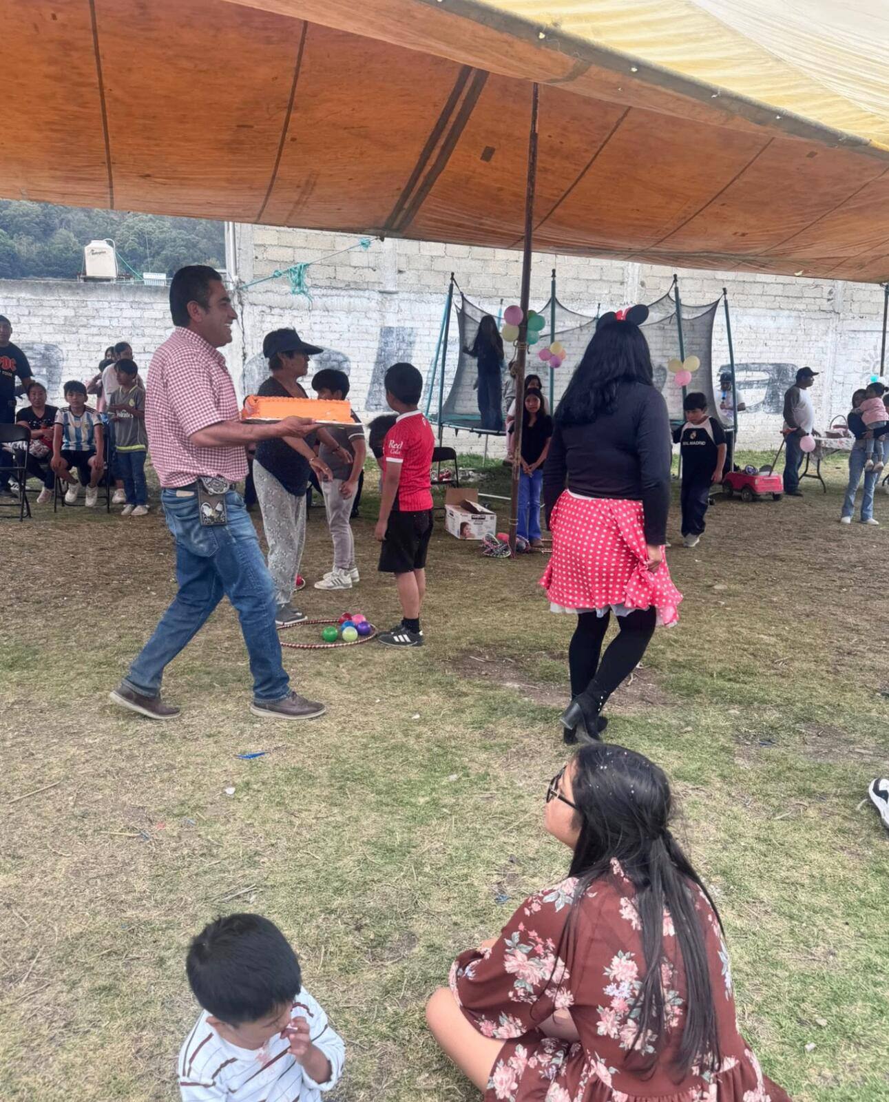 Festejo para niñas y niños de la comunidad 2