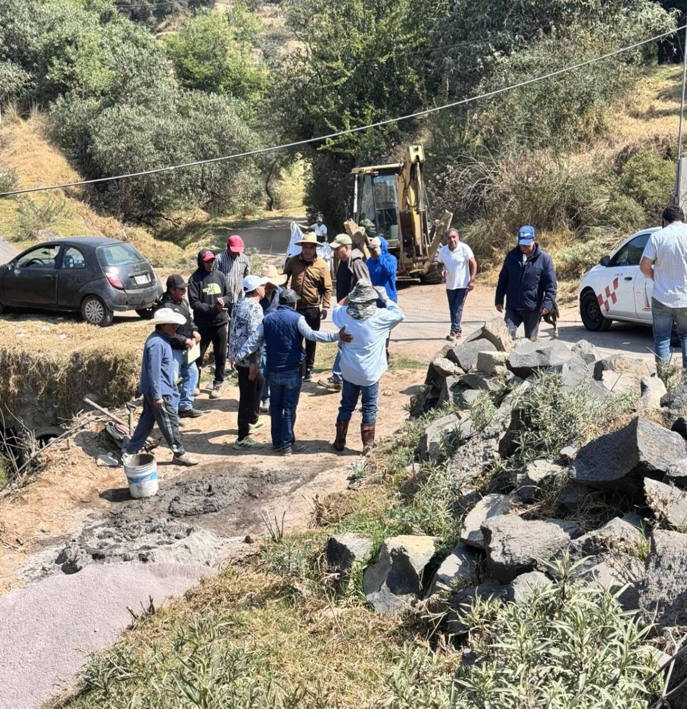 Colocación de la primera piedra del puente de paso 2
