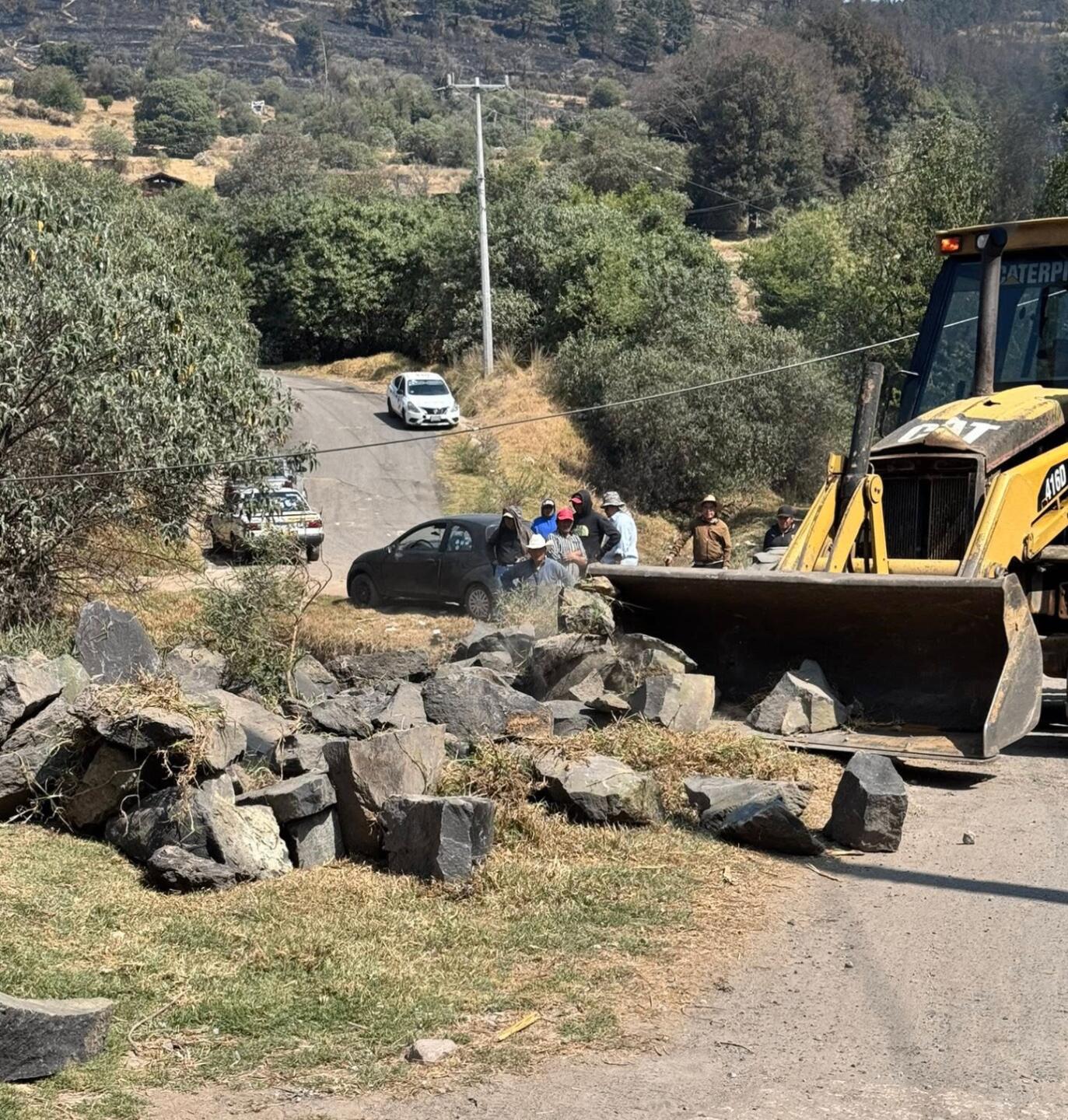 Colocación de la primera piedra del puente de paso 8
