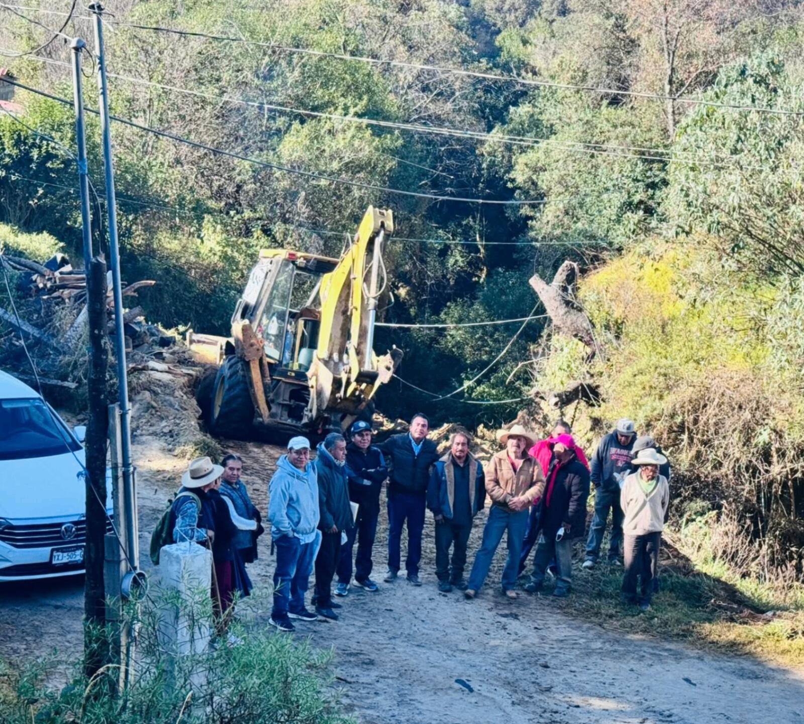Apertura y rehabilitación de camino en San Jerónimo Acazulco 2